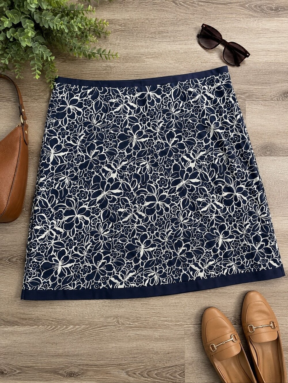 L.L.Bean Favorite Fit Floral Straight Skirt Size 16